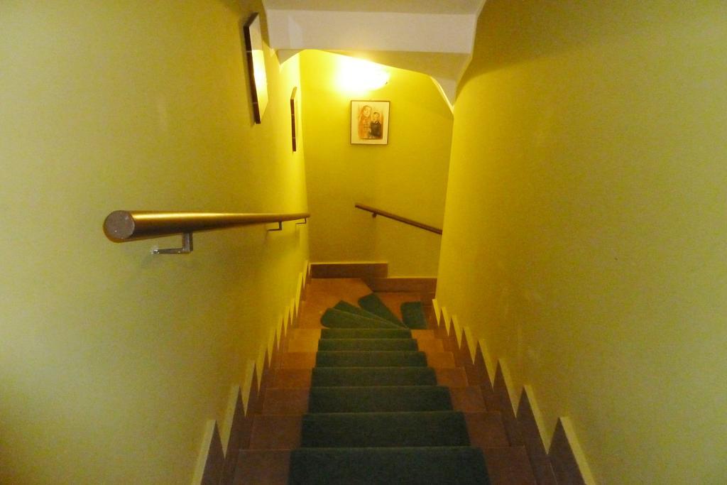 Hotel Sutrium Dış mekan fotoğraf
