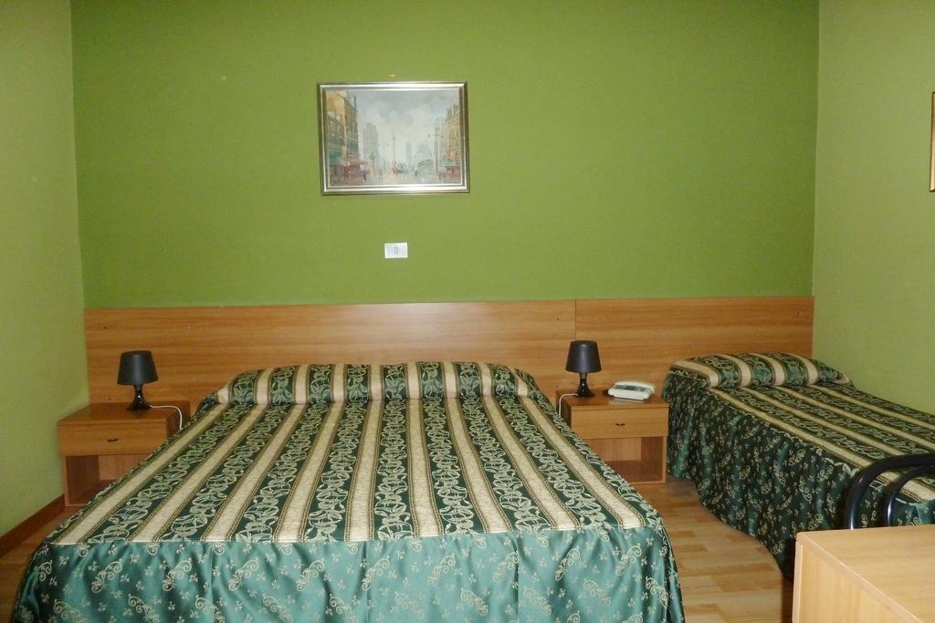 Hotel Sutrium Oda fotoğraf