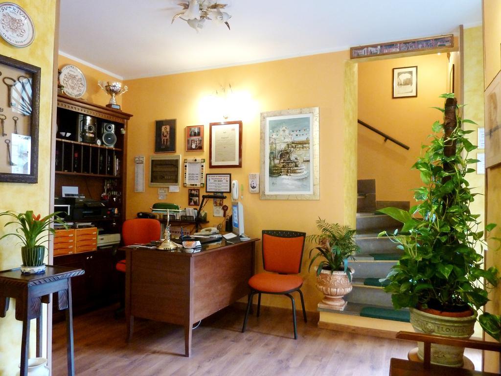 Hotel Sutrium Dış mekan fotoğraf