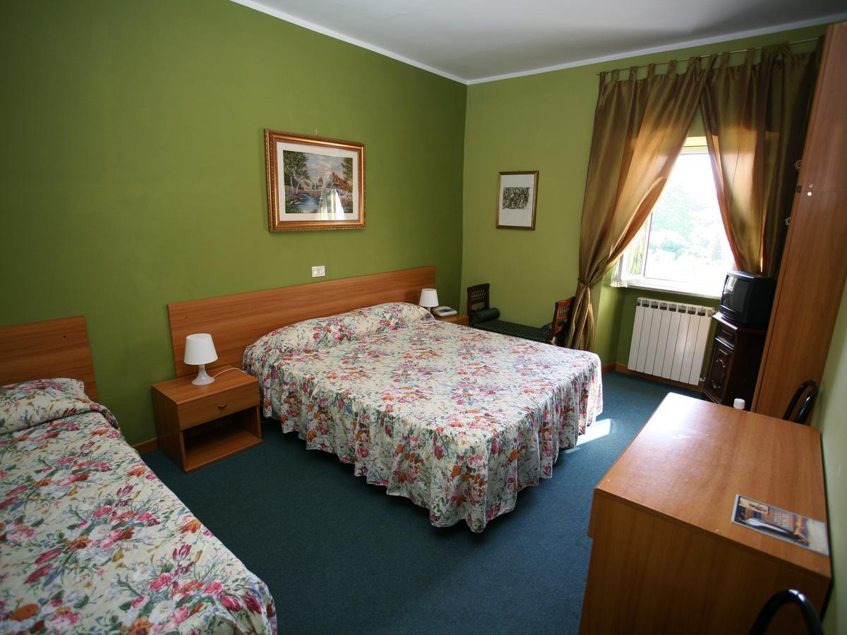 Hotel Sutrium Dış mekan fotoğraf