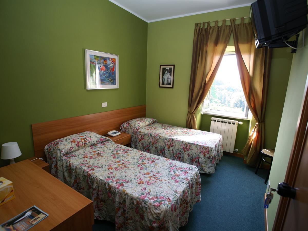 Hotel Sutrium Dış mekan fotoğraf